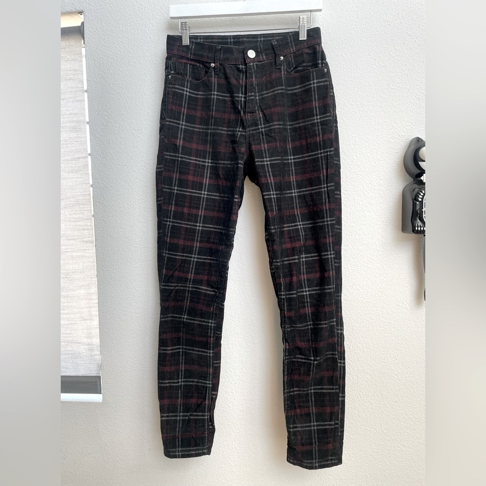 BDG plaid pants, high rise, skinny pants. Size 28